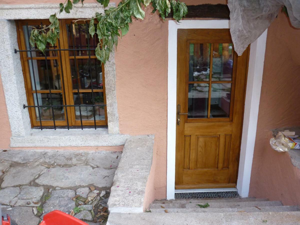 Apartamento la vecchia casa rosa Cannero Riviera Exterior foto