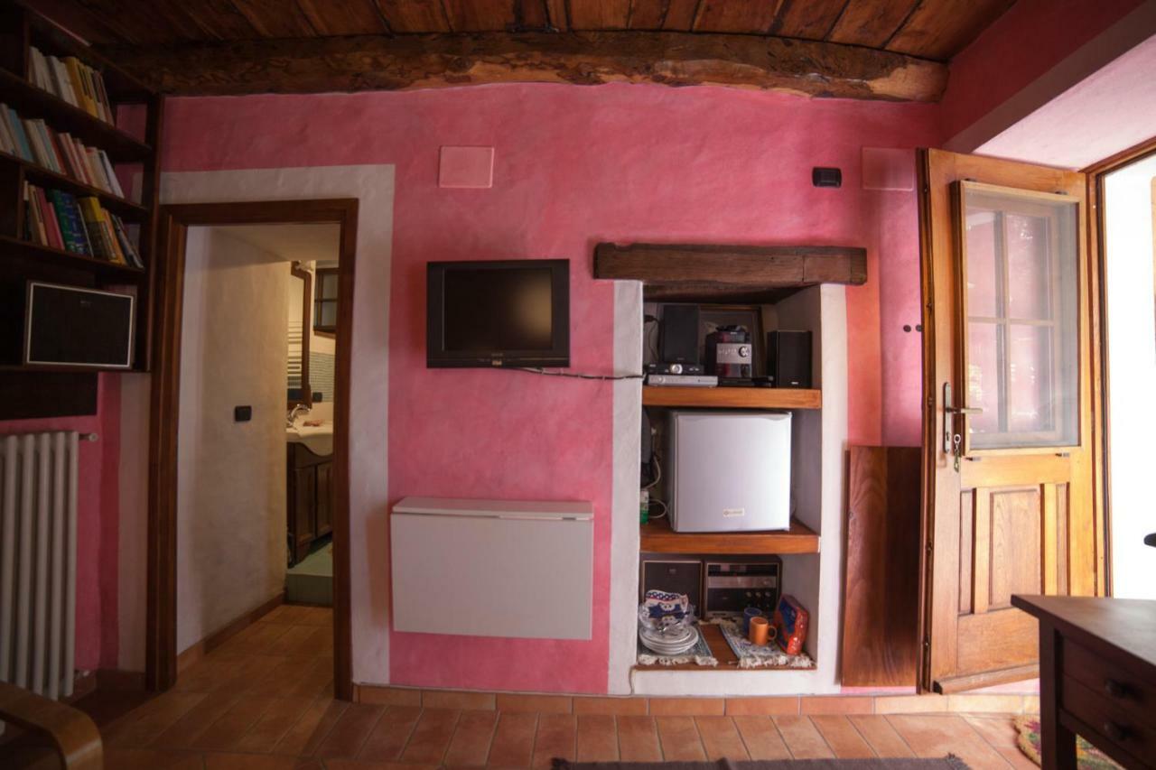 Apartamento la vecchia casa rosa Cannero Riviera Exterior foto